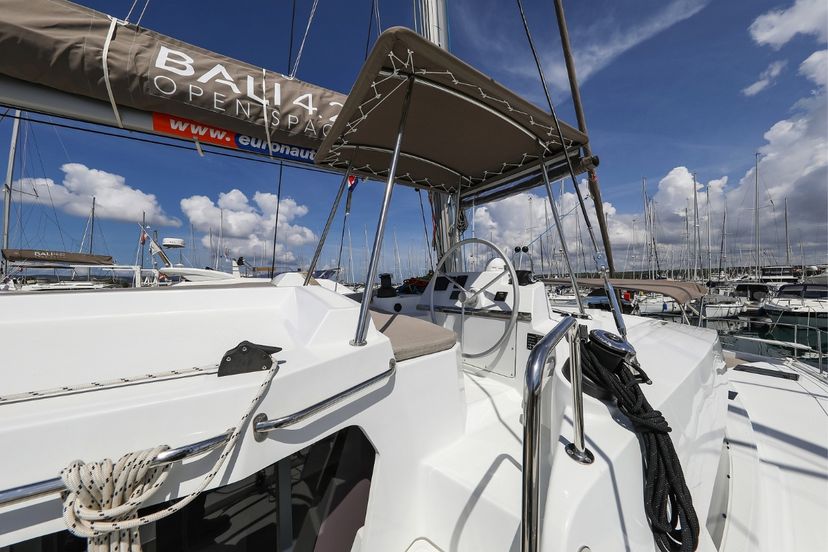 Catana 4.2 Supernova