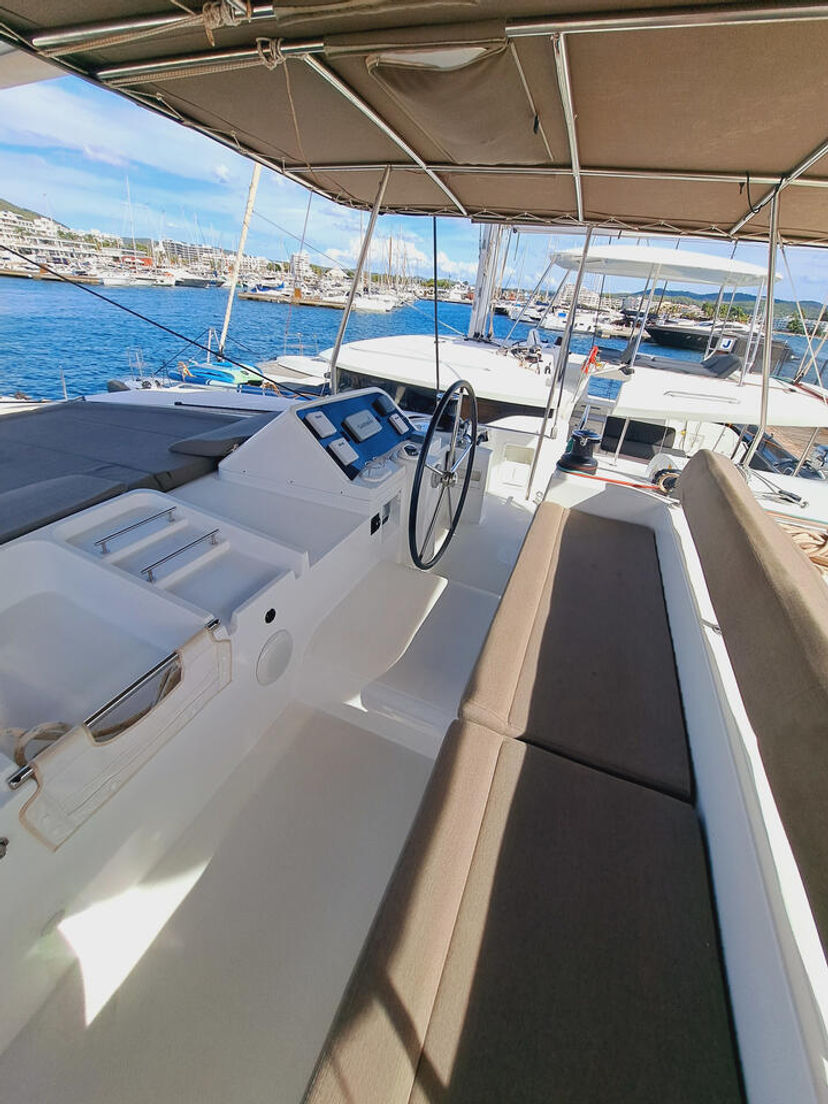 Lagoon 45 Lluna