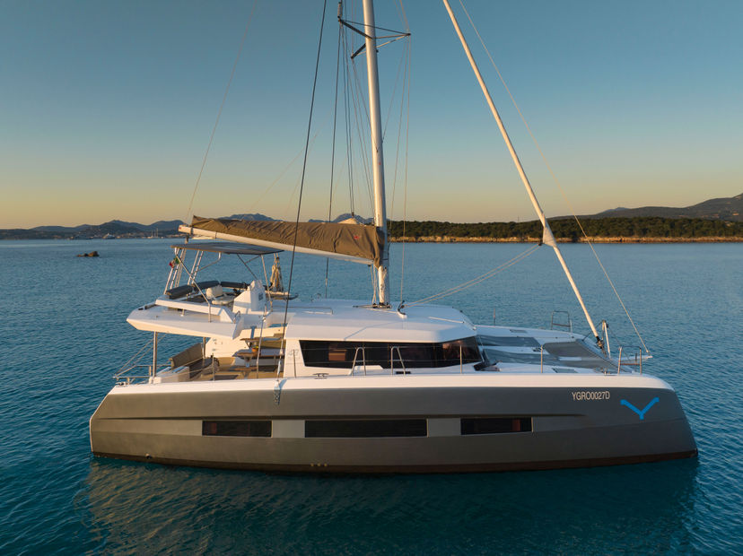 Dufour Yachts AMARA Delphinus