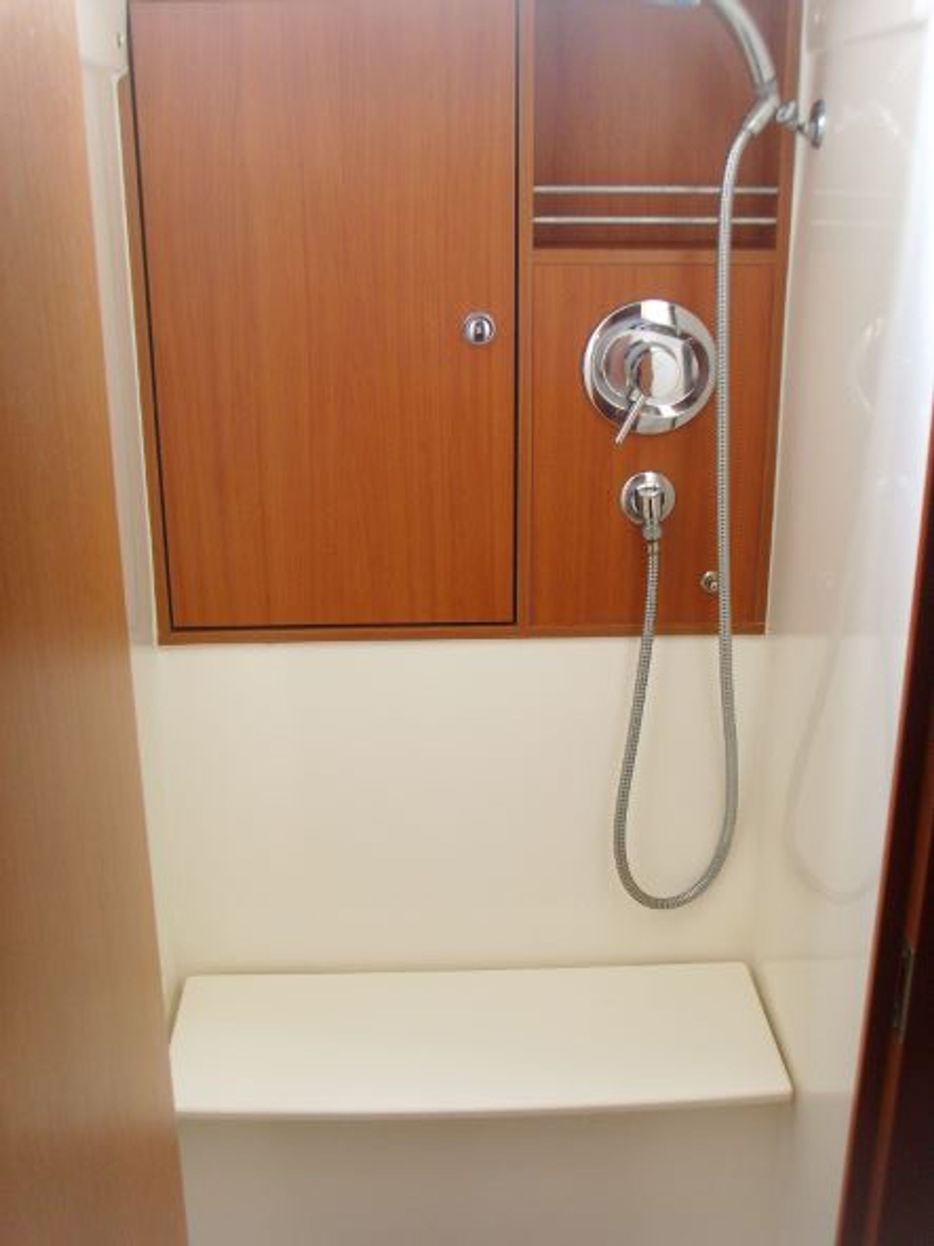 nausys-32908084-932995-w3.JPG