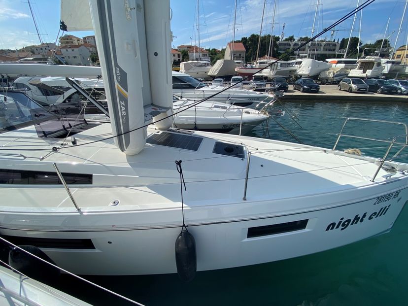 Jeanneau 410 night elli