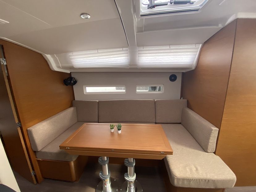 Jeanneau 410 night elli