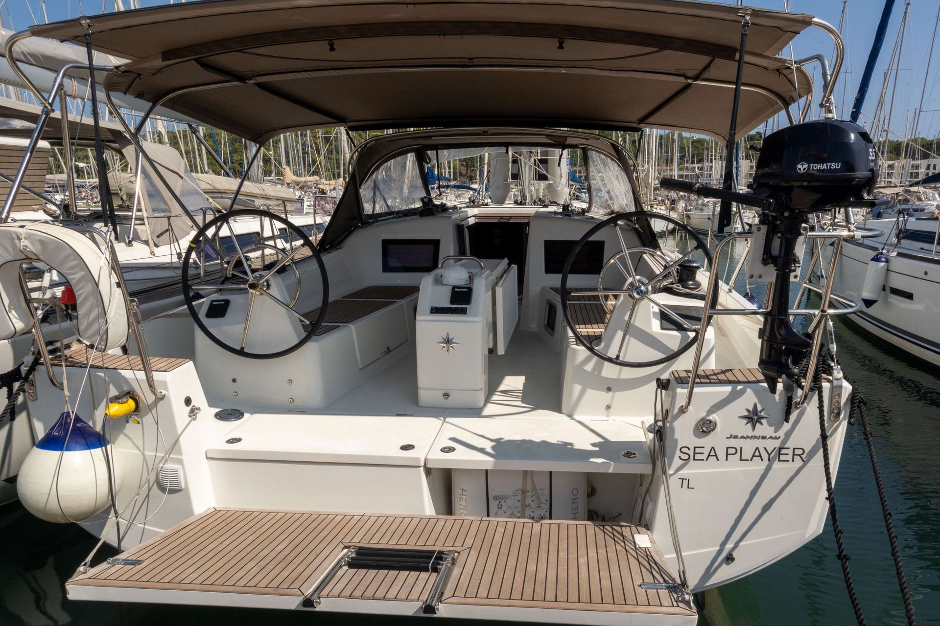 nausys-33054366-9870890-main.jpg