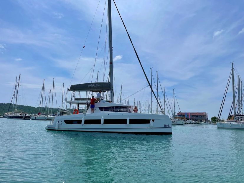 Catana 4.2 Sail and Adventure