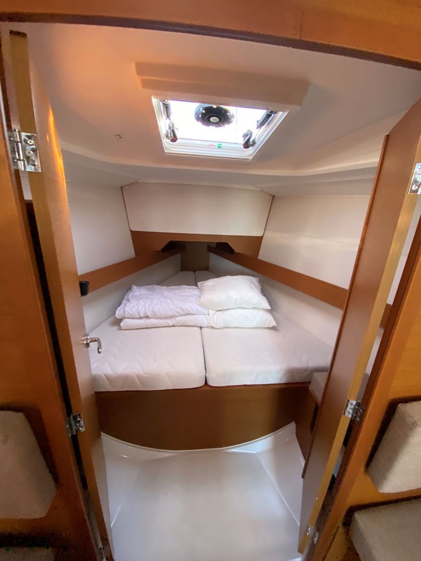 Jeanneau 49 petit elli