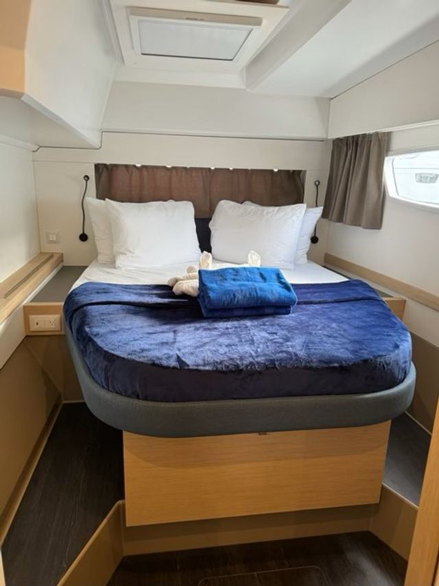 Fountaine Pajot 42 Unsupervised