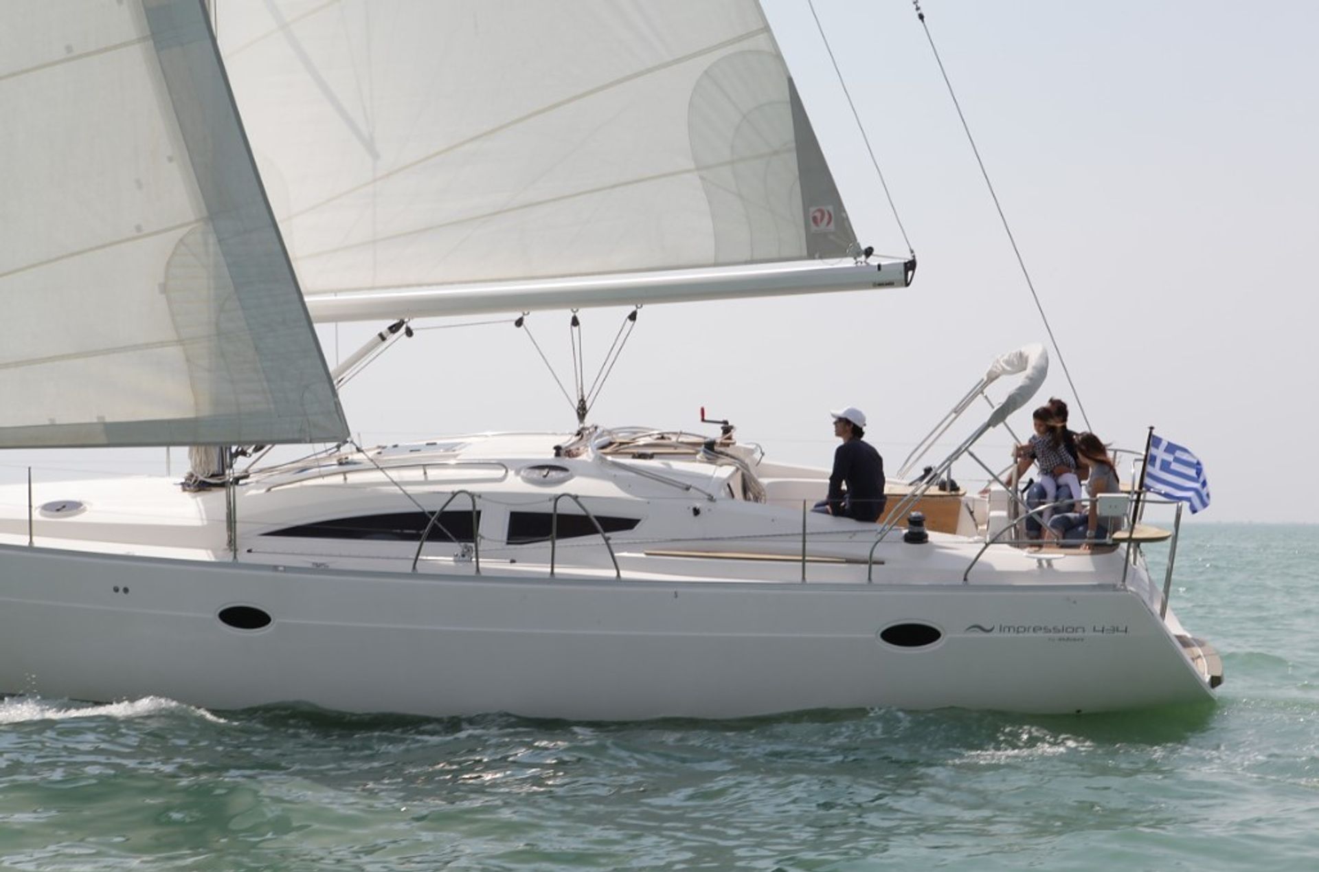 nausys-34502939-1402723-main.jpg