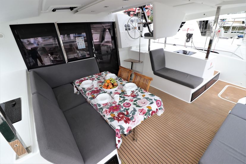 Fountaine Pajot 40 Lucinda