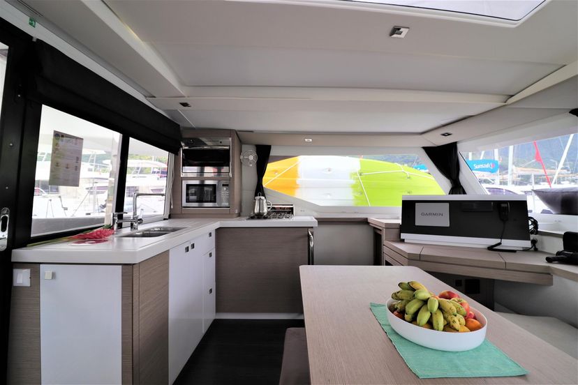 Fountaine Pajot 40 Lucinda