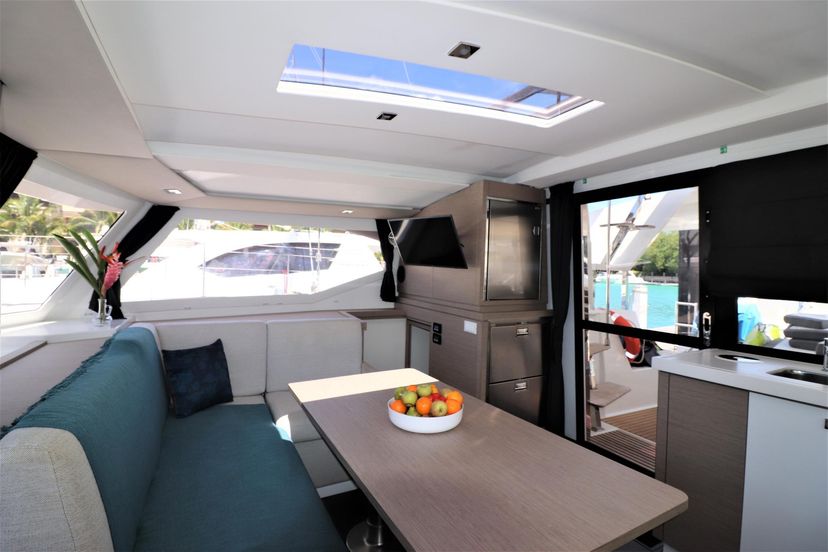 Fountaine Pajot 40 Lucinda