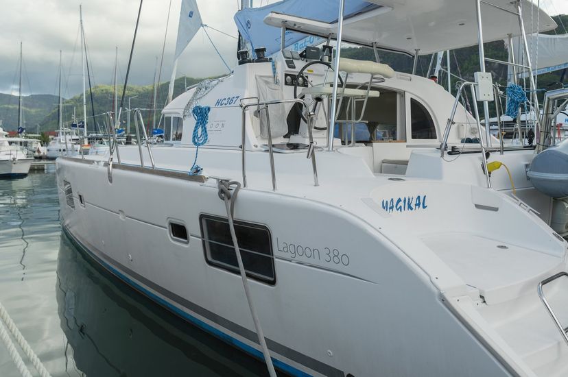 Lagoon 38 Magikal