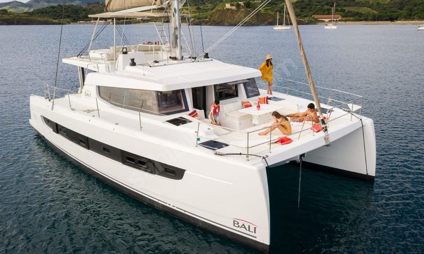 Catana 4.8  Honour