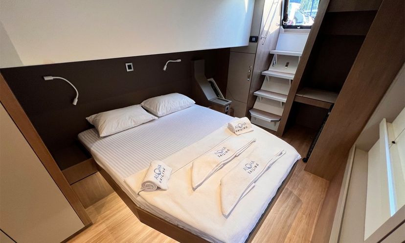 Catana 4.8  Honour