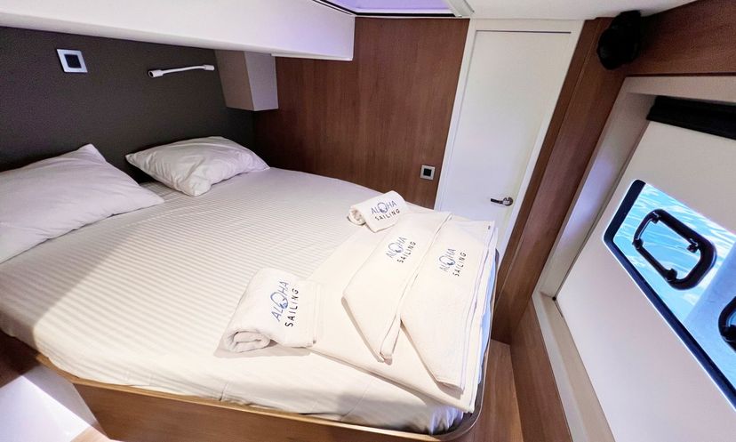 Catana 4.8  Honour