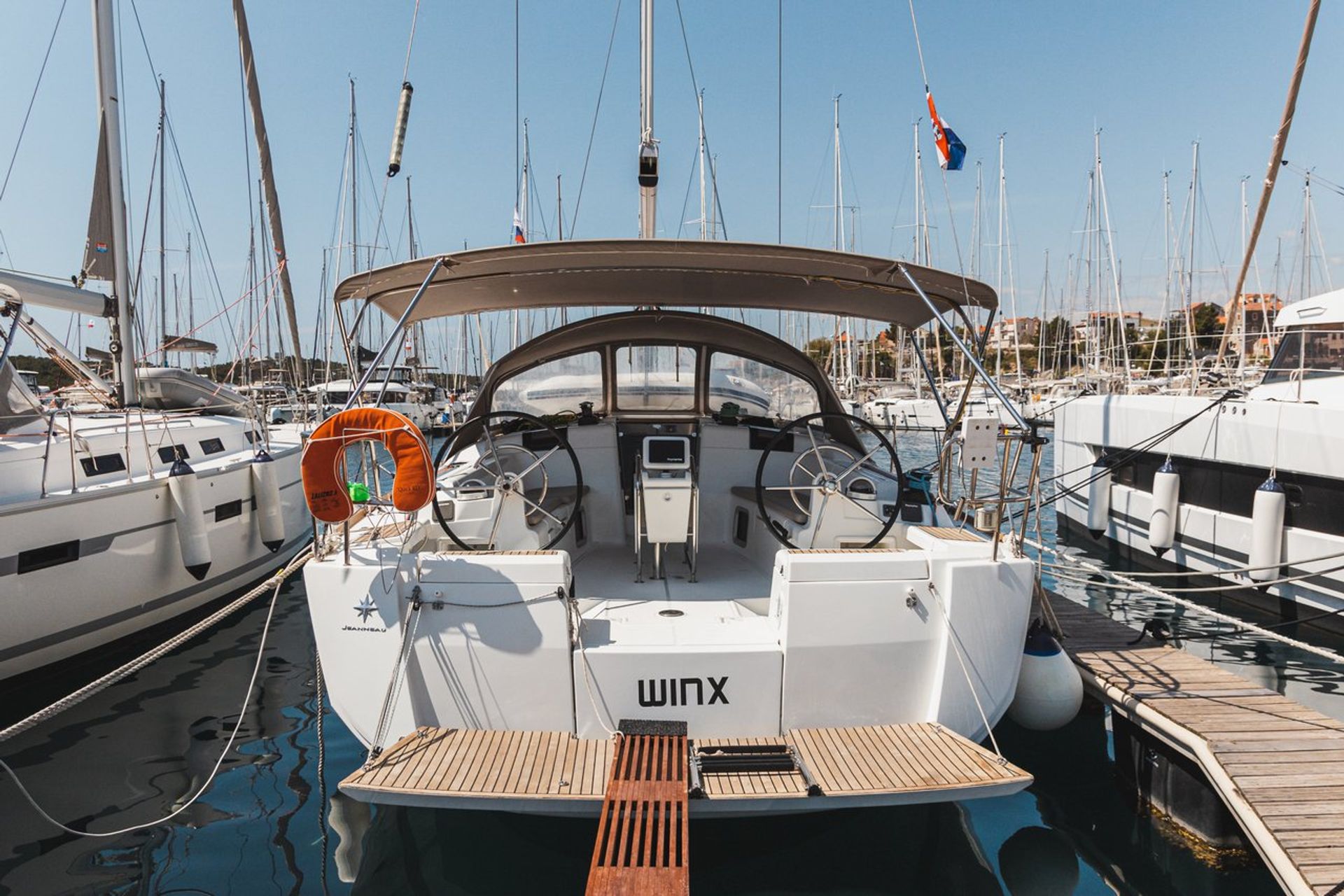 nausys-35610276-35547529-main.jpg