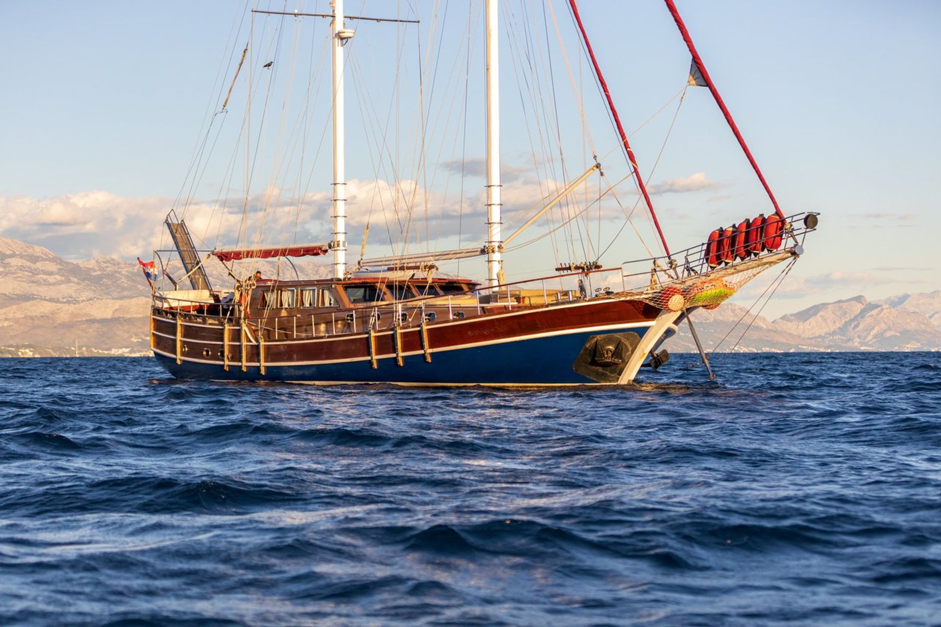 nausys-35723867-35624330-n4.jpg
