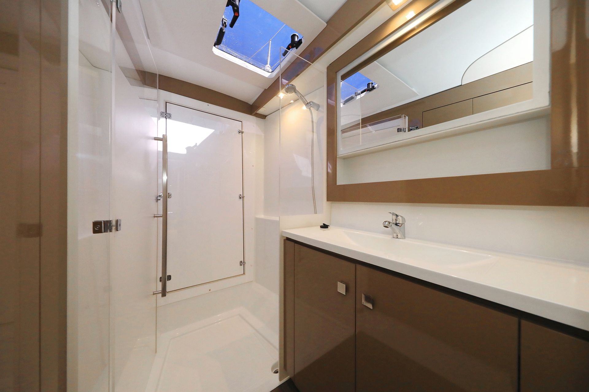 nausys-36184404-613389-w2.jpg