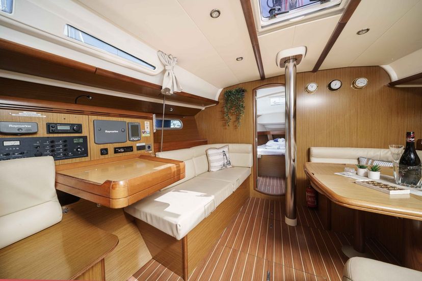 Jeanneau 42 Ema