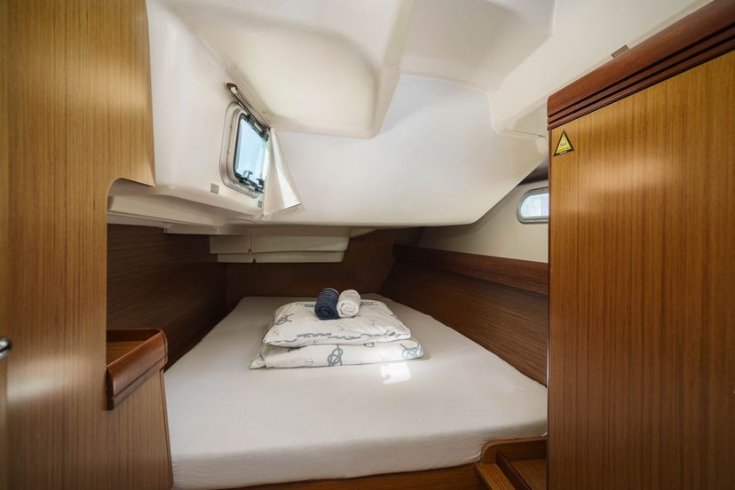 Jeanneau 42 Ema