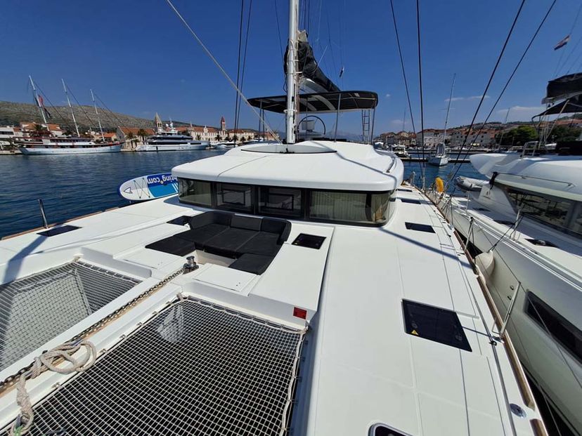Lagoon 52 Great salsa