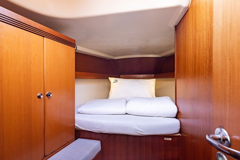 Dufour Yachts 44 Jonathan Pink