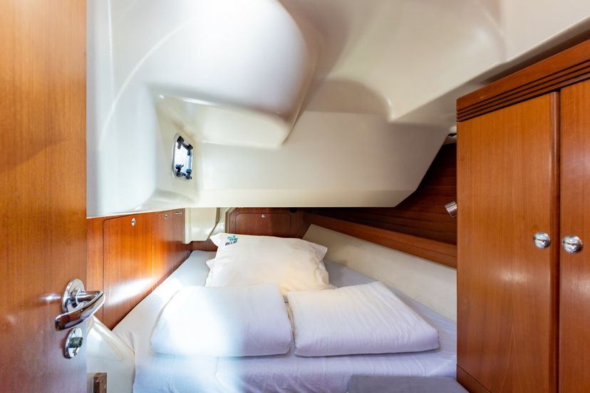 Dufour Yachts 44 Jonathan Pink