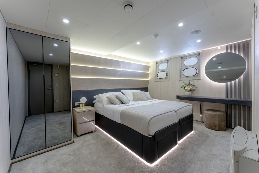 Custom Made Cristal