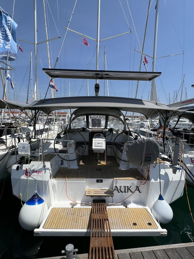 Bavaria Yachtbau C42 Auka