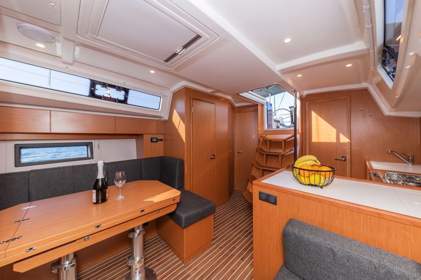 Bavaria Yachtbau 38 Martini
