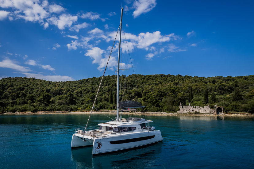 Catana 4.8  Esthera