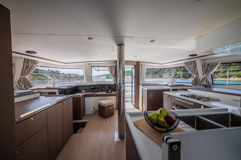 Catana 4.8  Esthera