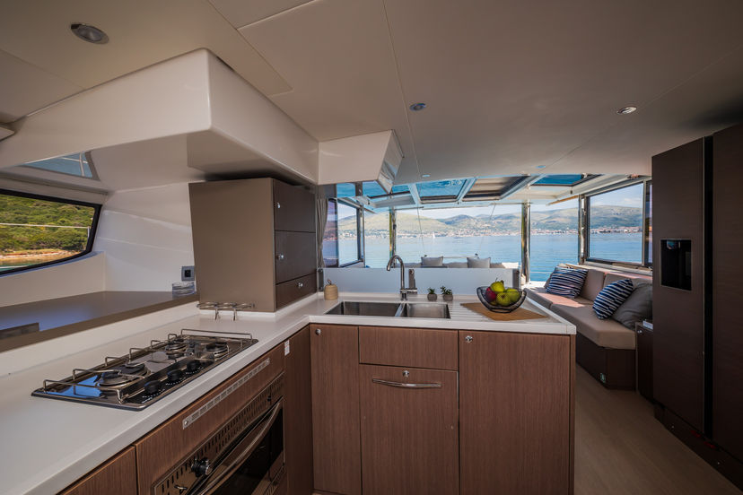 Catana 4.8  Esthera
