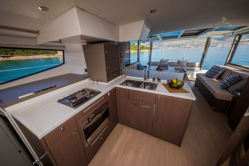 Catana 4.8  Esthera