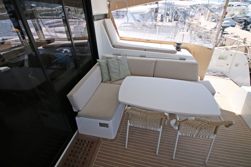 Lagoon 42 Sailing Breeze