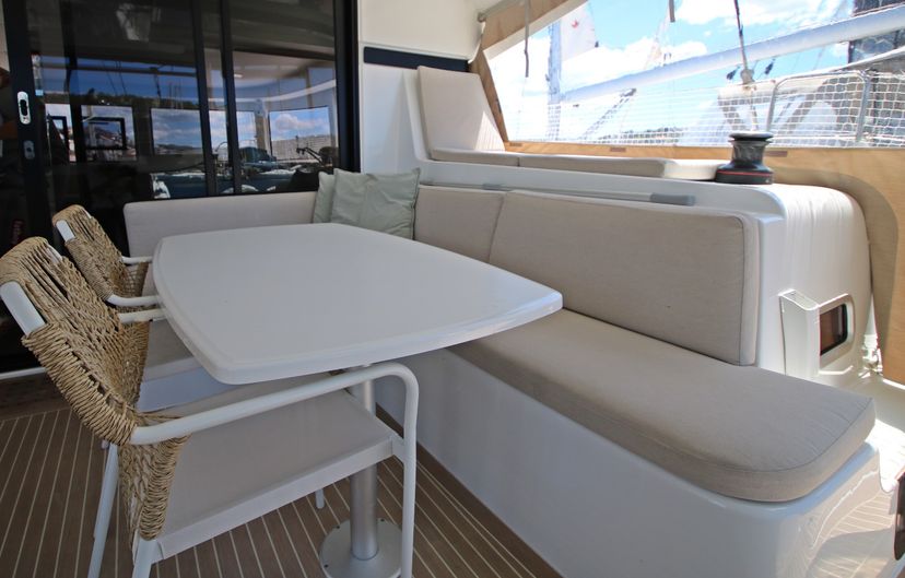 Lagoon 42 Sailing Breeze