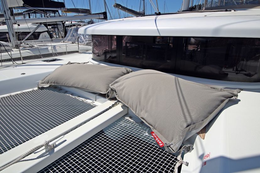 Lagoon 42 Sailing Breeze