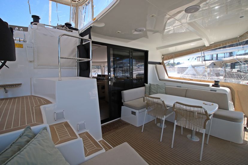 Lagoon 42 Sailing Breeze