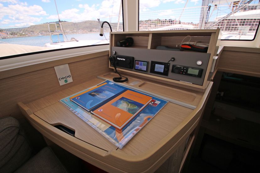 Lagoon 42 Sailing Breeze