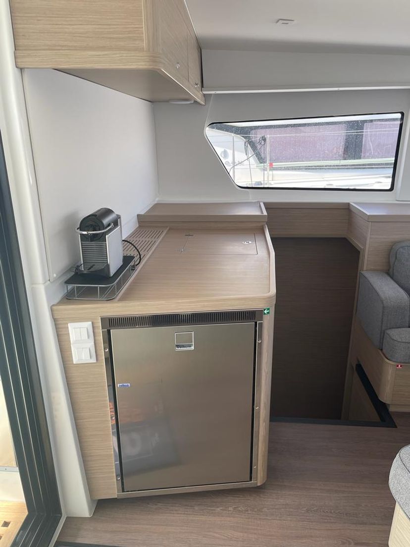 Lagoon 42 Sailing Breeze