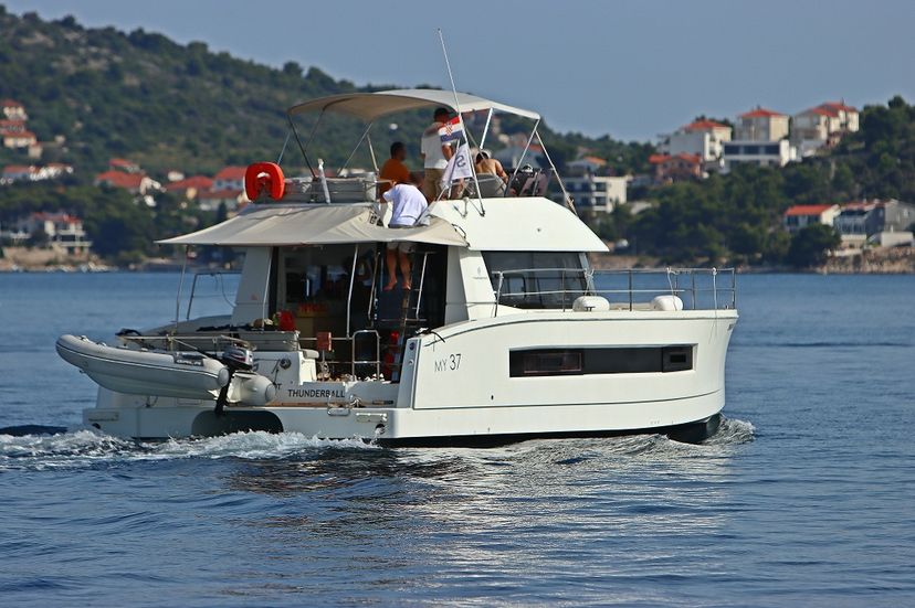 Fountaine Pajot 37 Thunderball