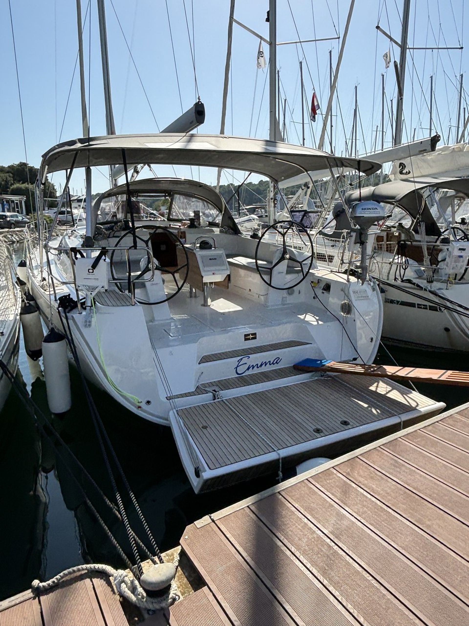 nausys-38805326-100553-main.jpg