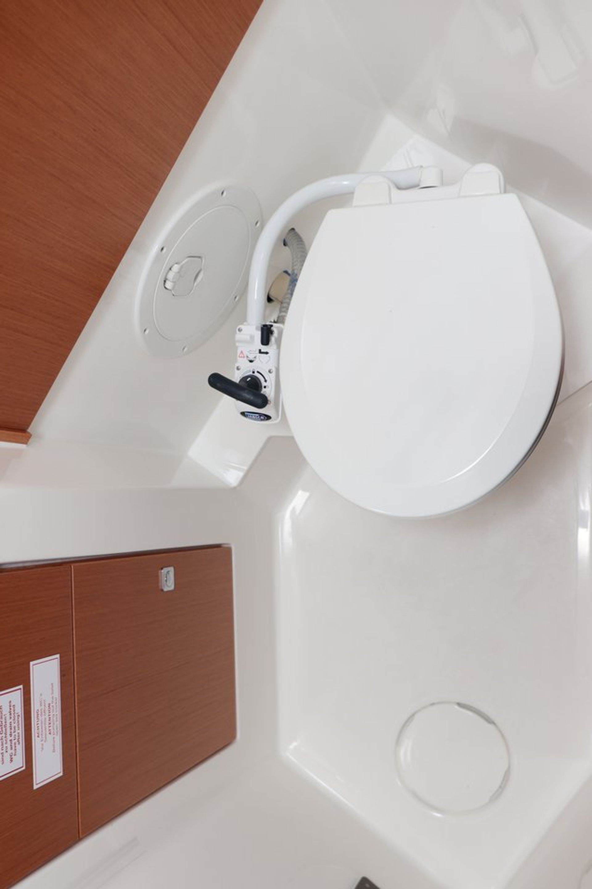 nausys-38995603-1168398-w.jpg