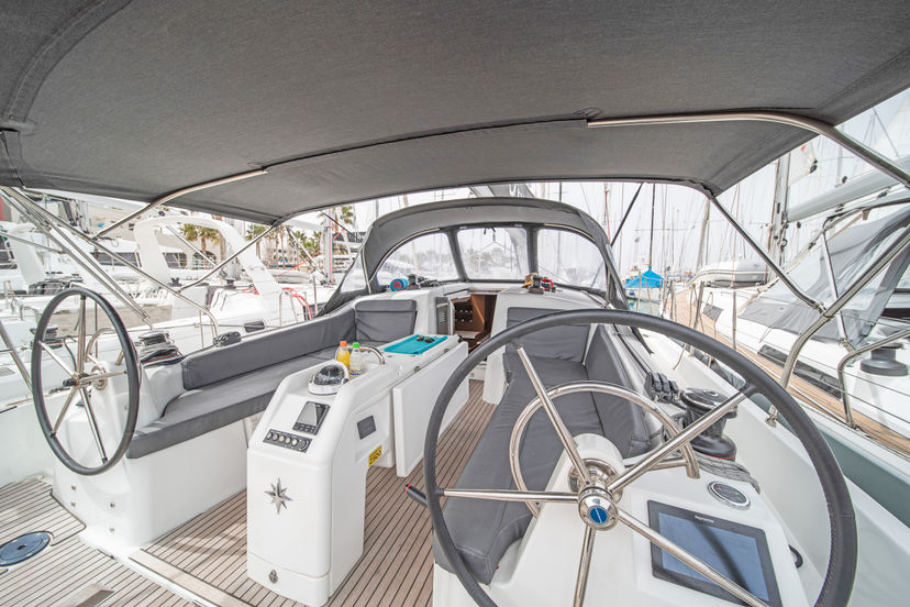 Jeanneau 410 Henry Every