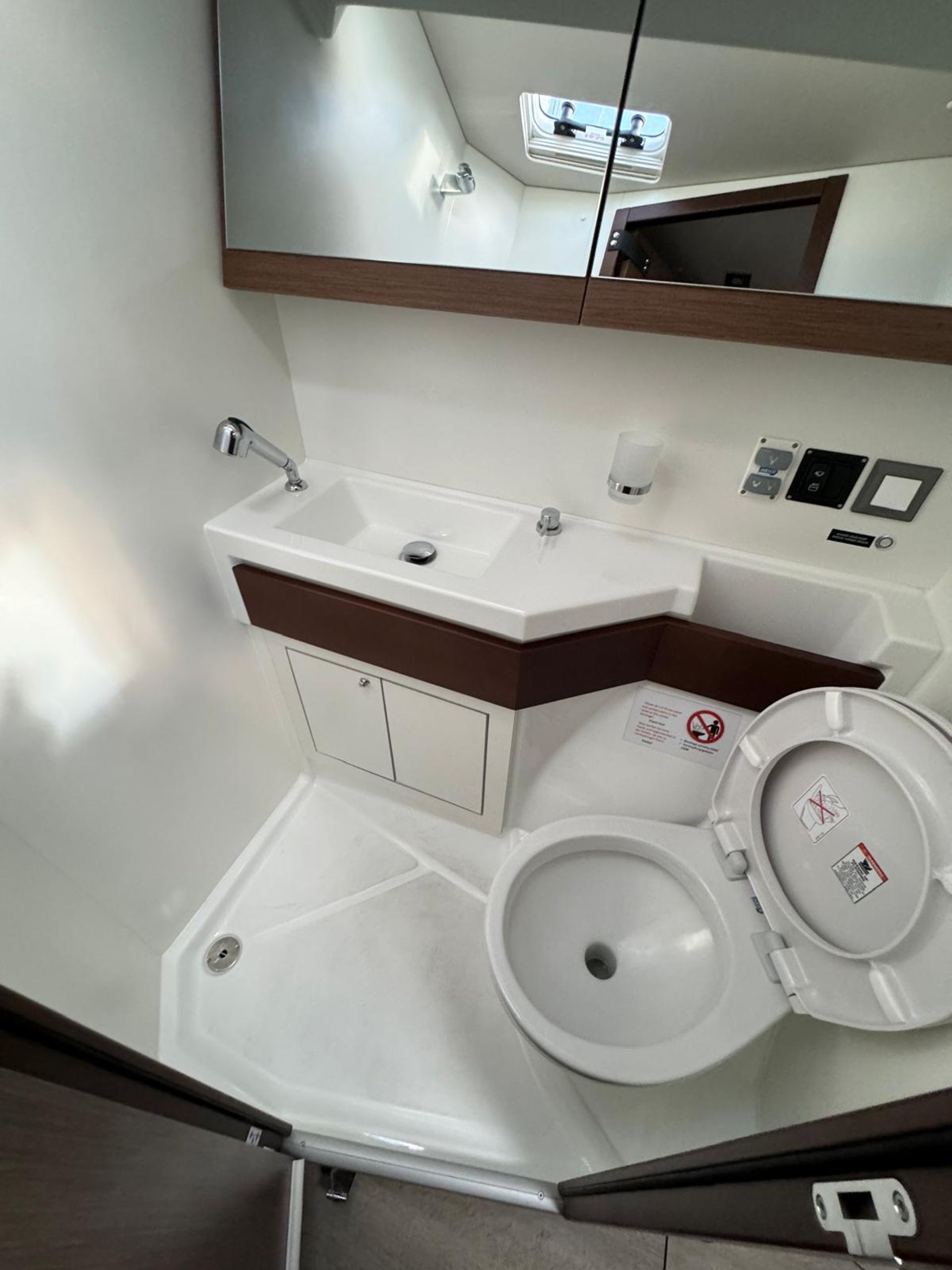 nausys-39136487-842499-w2.jpg