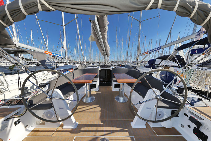 Hanse Yachts 410 Bela