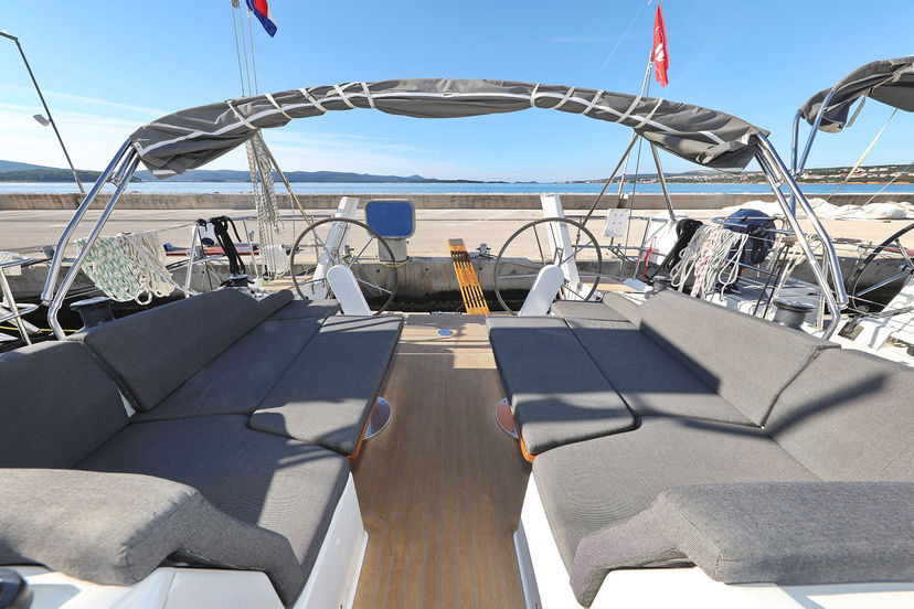 Hanse Yachts 410 Bela