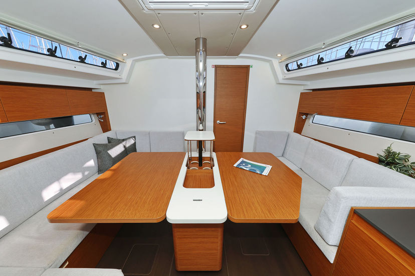 Hanse Yachts 410 Bela