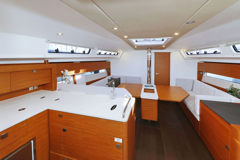Hanse Yachts 410 Bela