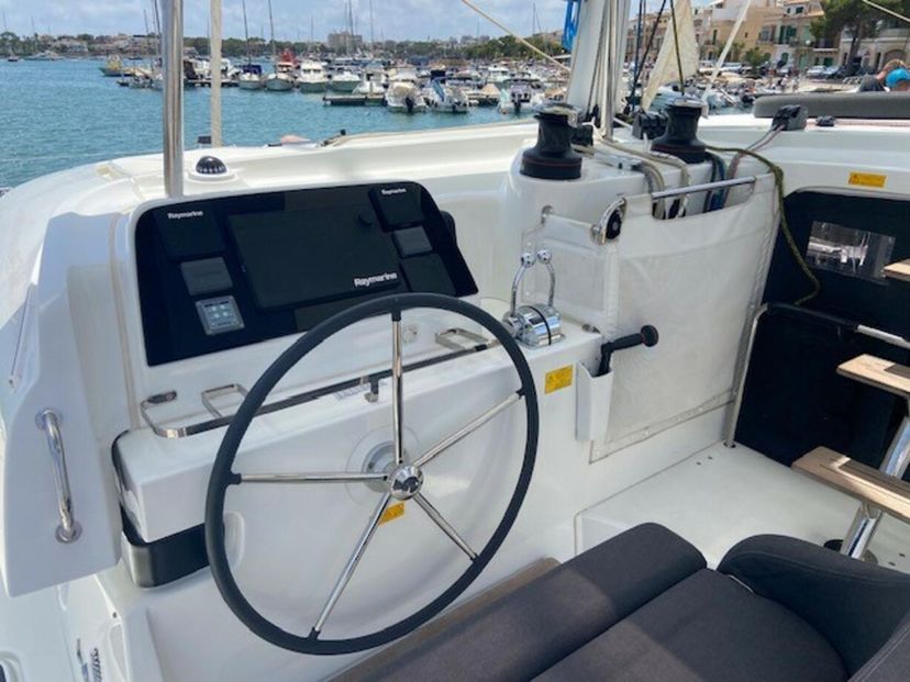 Lagoon 42 Laurencia