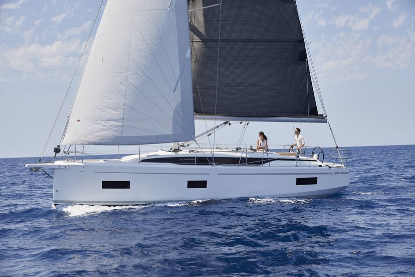 Bavaria Yachtbau 38 Aura